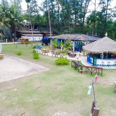 Micky Monkey Beach Hotel Phuket Maikhao Thailand Mai Khao Eksteriør billede