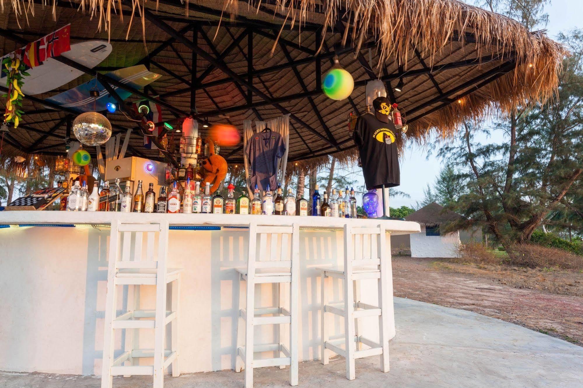 Micky Monkey Beach Hotel Phuket Maikhao Thailand Mai Khao Eksteriør billede