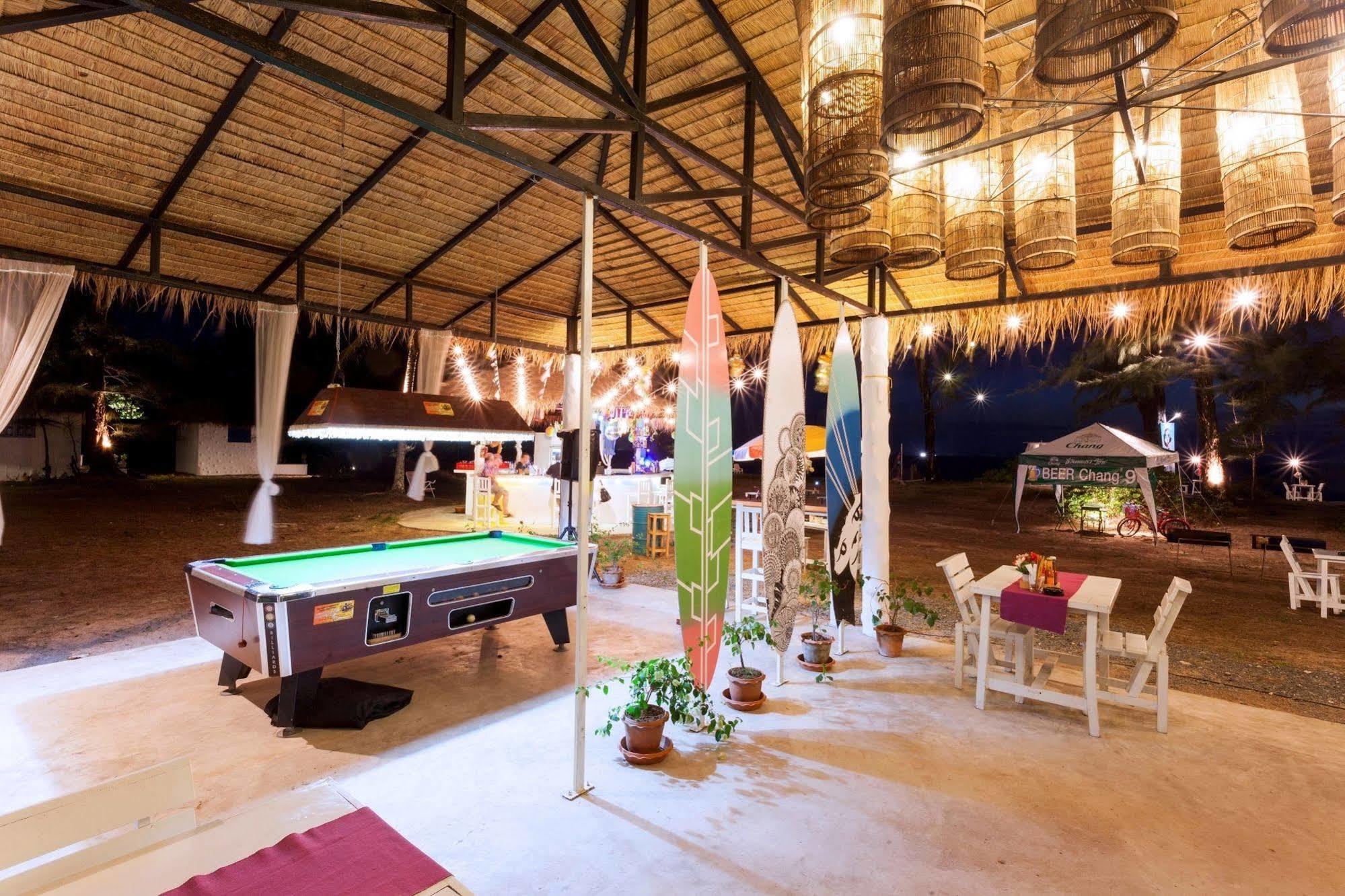 Micky Monkey Beach Hotel Phuket Maikhao Thailand Mai Khao Eksteriør billede