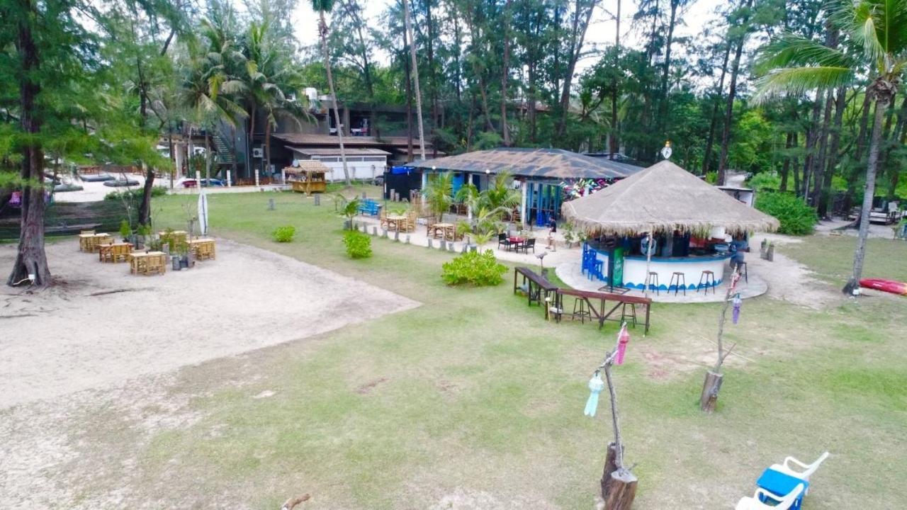 Micky Monkey Beach Hotel Phuket Maikhao Thailand Mai Khao Eksteriør billede